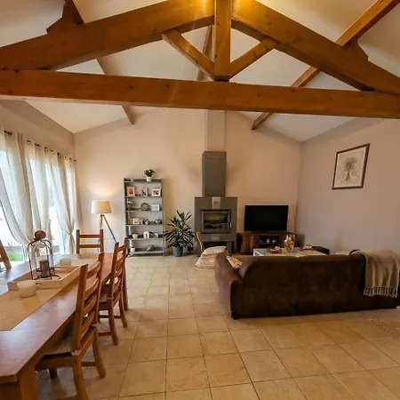 Detente Avec Piscine Et Jacuzzi Villa *