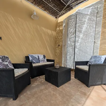 Detente Avec Piscine Et Jacuzzi