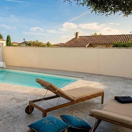 Detente Avec Piscine Et Jacuzzi Villa *
